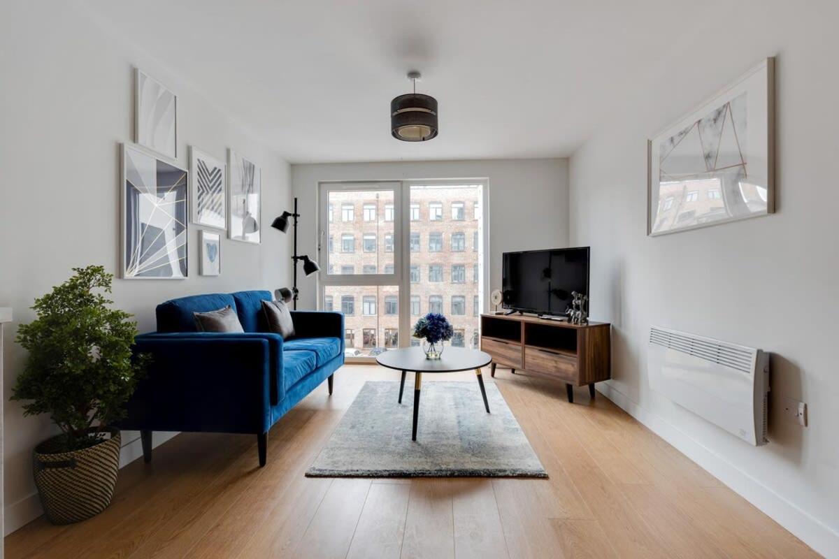 1 Bed Modern In A Converted Mill Apartment